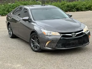 Toyota Camry SE 4dr Sedan (2.5L 4cyl 6A) 2016 Gray