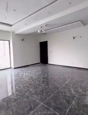 3bdrm Apartment in Yaba, Alagomeji for rent
