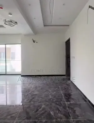 3bdrm Apartment in Yaba, Alagomeji for rent
