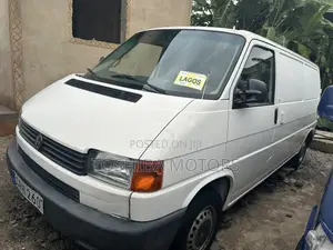 Volkswagen Transporter 2004 White
