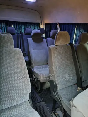 Executive Hummer 3 Bus for Hire.