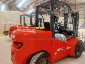 Forklift [5tons]