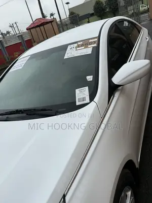 Hyundai Sonata GLS Sedan FWD (2.4L 4cyl 6A) 2012 White