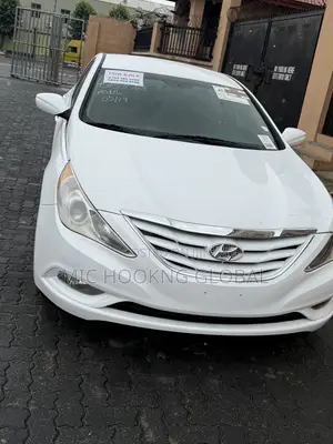 Hyundai Sonata GLS Sedan FWD (2.4L 4cyl 6A) 2012 White