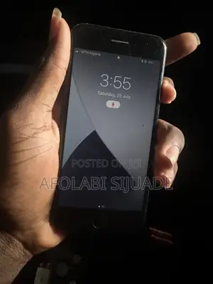 Apple iPhone 7 32 GB Black