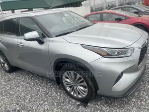 Toyota Highlander 2024 Silver