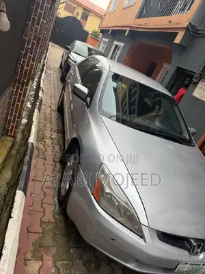 Honda Accord Automatic 2005 Silver