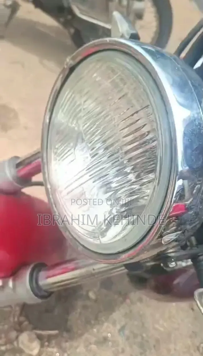 Honda CB 1999 Red