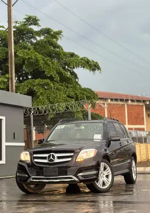 Mercedes-Benz GLK-Class Base GLK 350 4dr AWD 4MATIC (3.5L 6cyl 7A) 2015