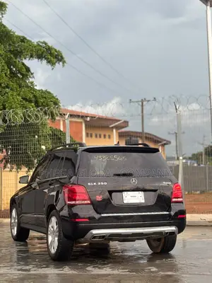 Mercedes-Benz GLK-Class Base GLK 350 4dr AWD 4MATIC (3.5L 6cyl 7A) 2015