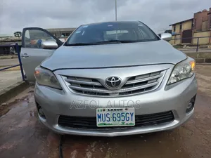 Toyota Corolla LE Special Edition 4dr Sedan (1.8L 4cyl 4A) 2013 Silver