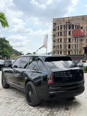 Rolls-Royce Cullinan Base 2020 Black