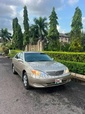 Toyota Camry 2004 Gold