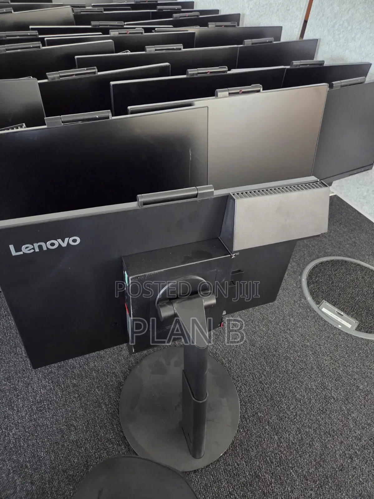 Lenovo ThinkCentre Tiny-in-One Gen 3