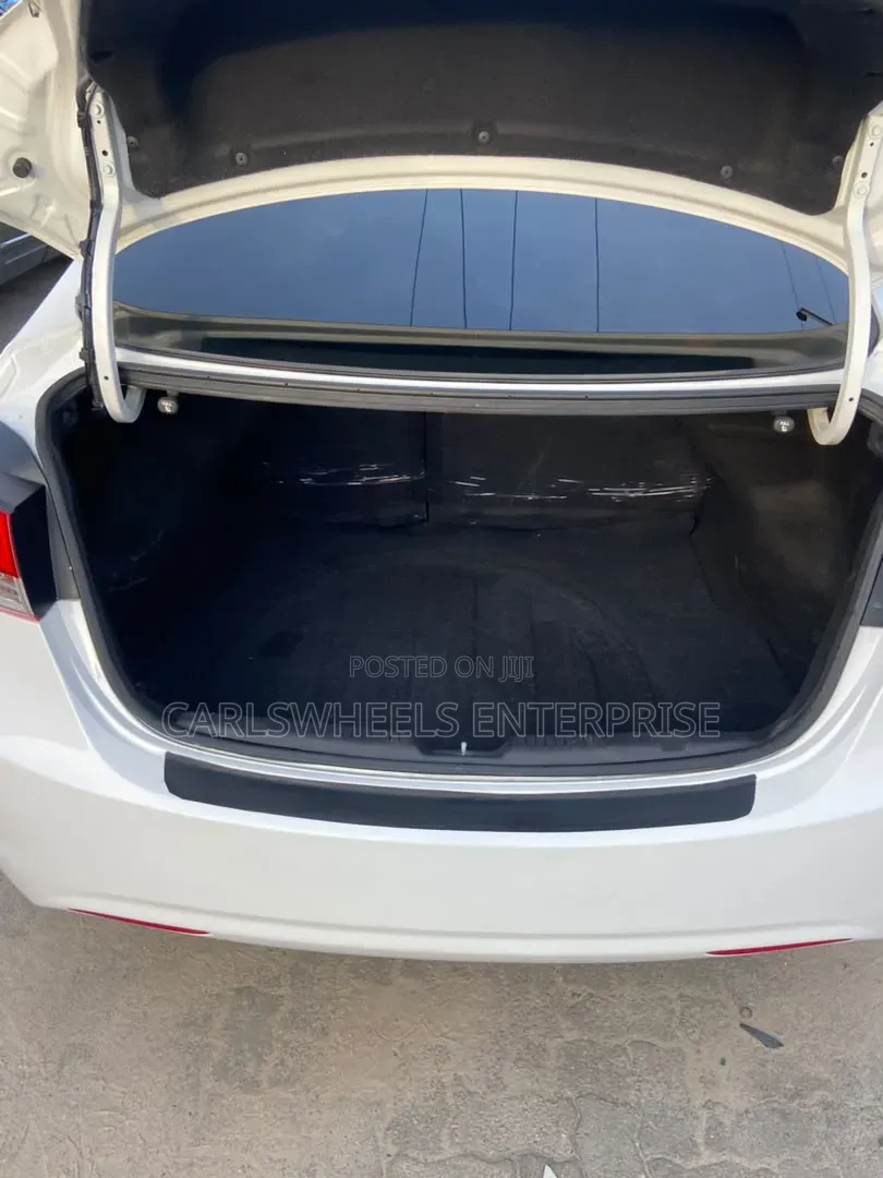 Hyundai Elantra 2014 White