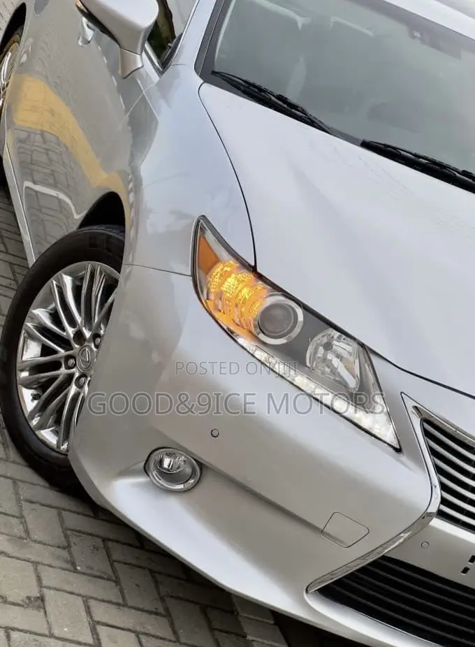 Lexus ES 2014 Silver