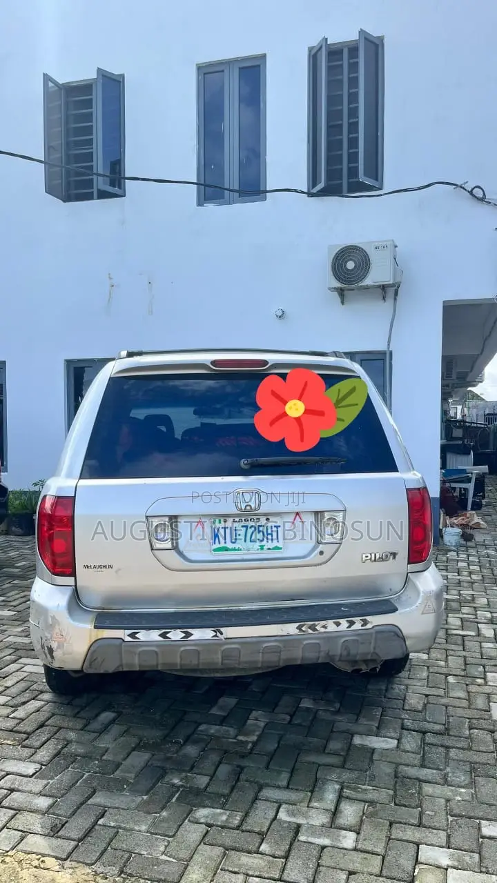 Honda Pilot 2005 Silver