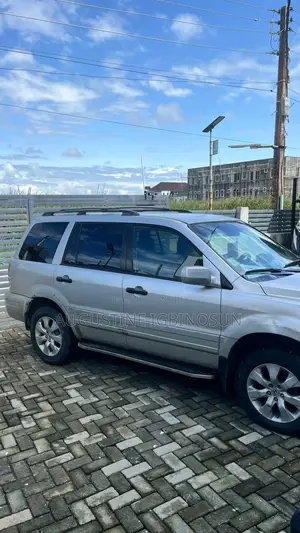 Honda Pilot 2005 Silver