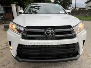 Toyota Highlander SE 2019 White