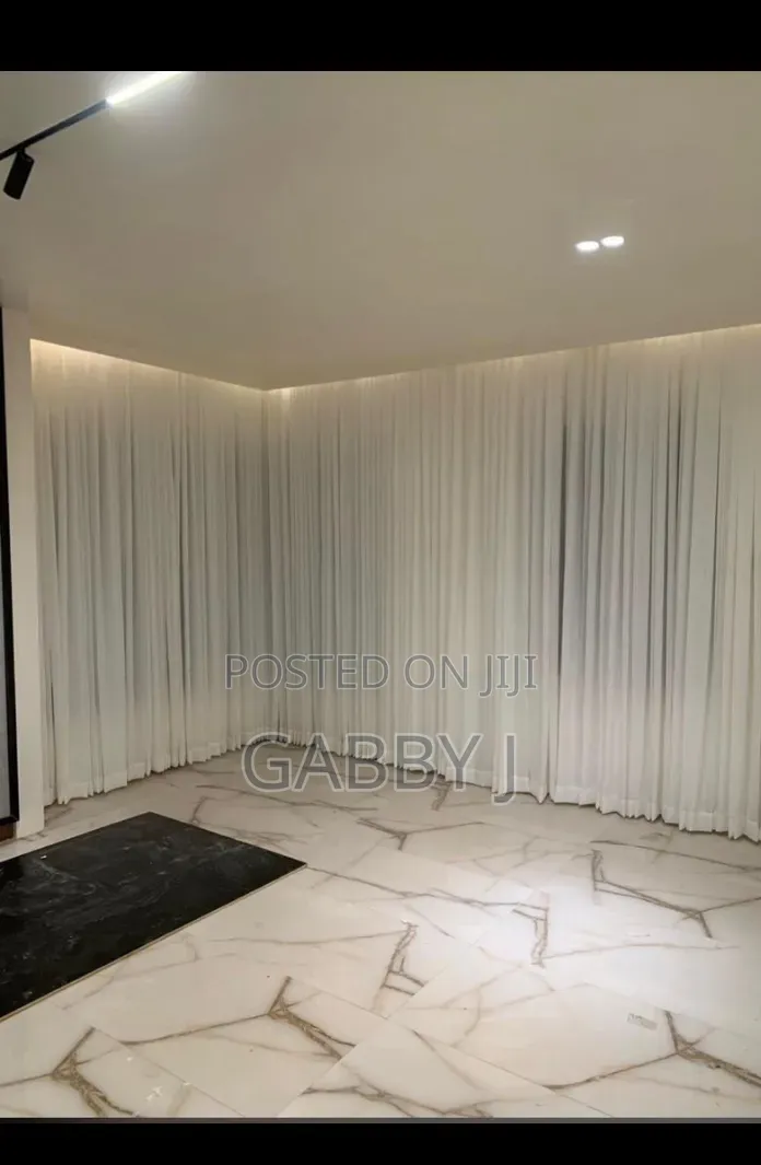 Curtains and Window Blinds