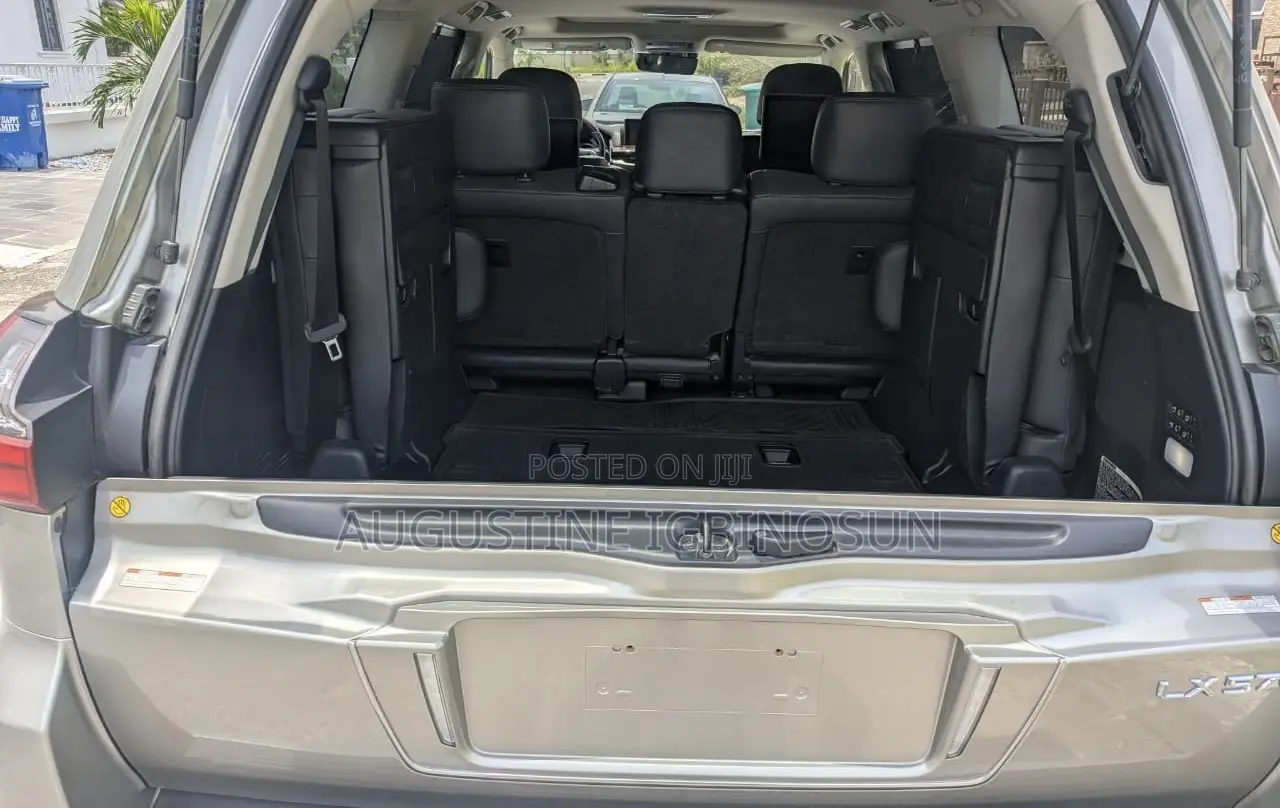 Lexus LX 2021 Gold