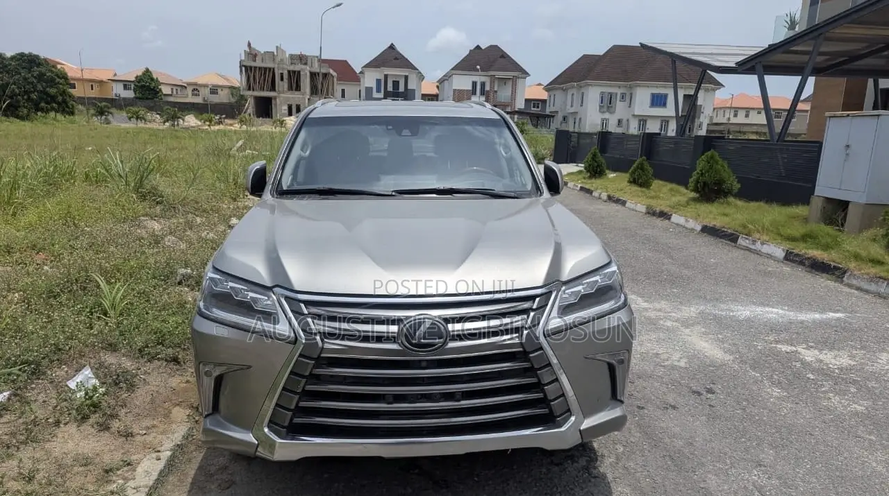 Lexus LX 2021 Gold