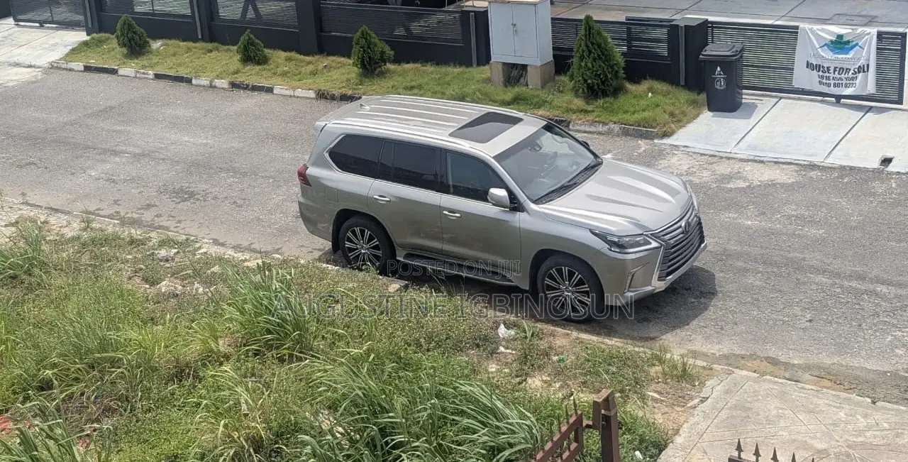 Lexus LX 2021 Gold