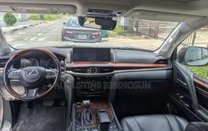 Lexus LX 2021 Gold