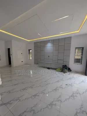 3bdrm Bungalow in Monatan, Iwo Road for sale