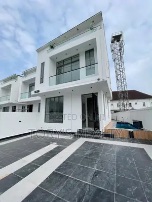 4bdrm Duplex in Chevron for sale