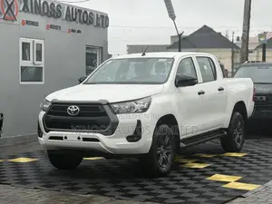 New Toyota Hilux 2025 White