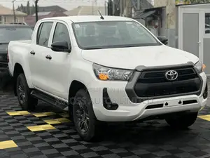 New Toyota Hilux 2025 White