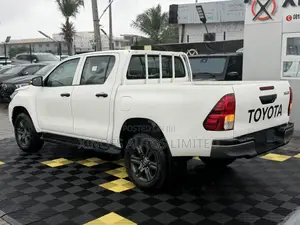New Toyota Hilux 2025 White