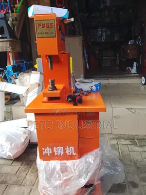 Riverting Machine