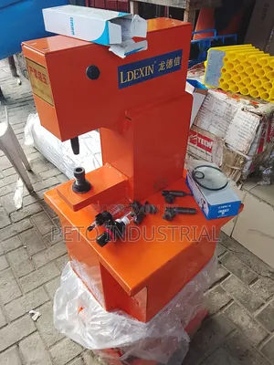 Riverting Machine