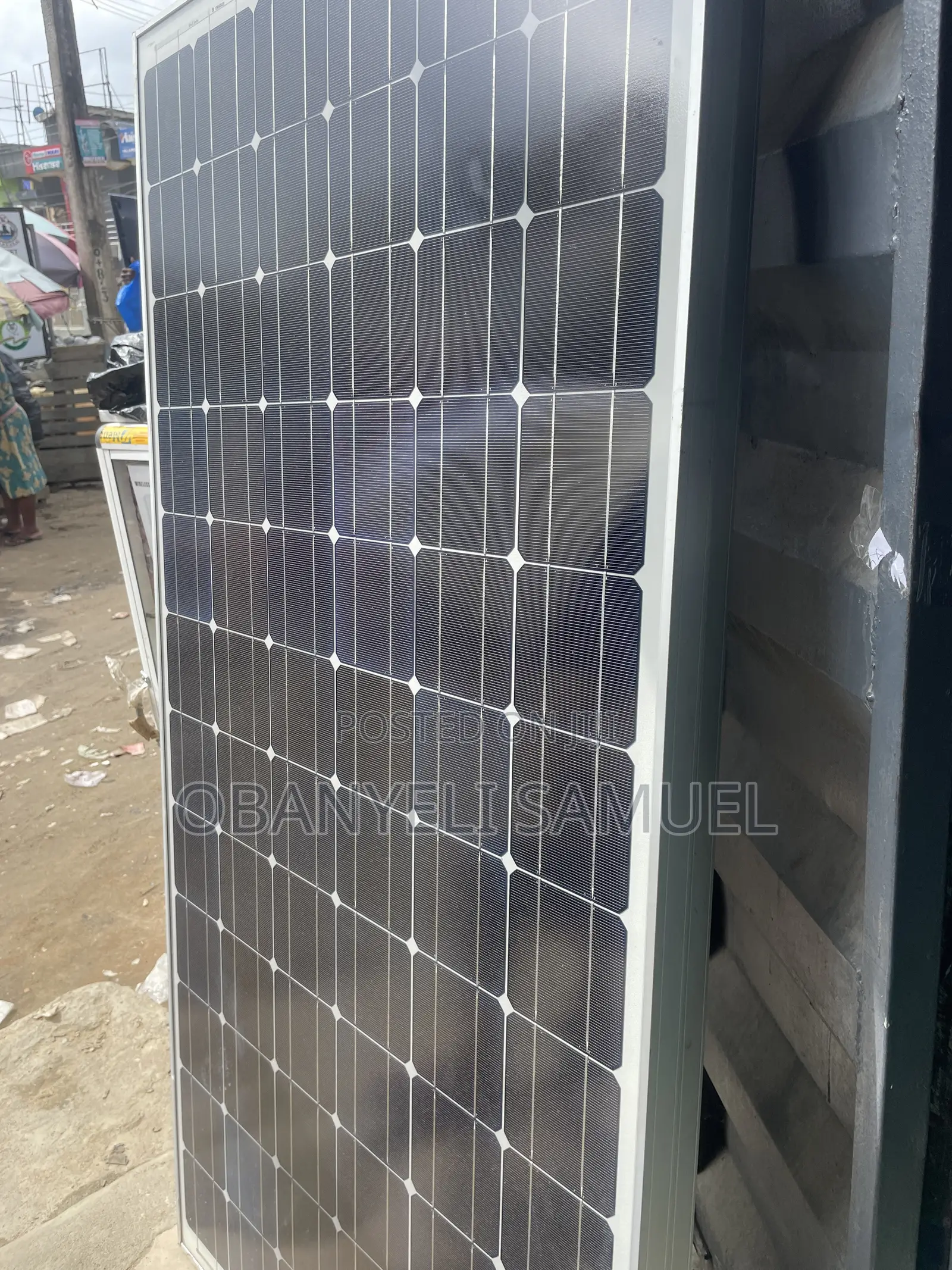 New 300 Watts Monocrystaline Solar Panel