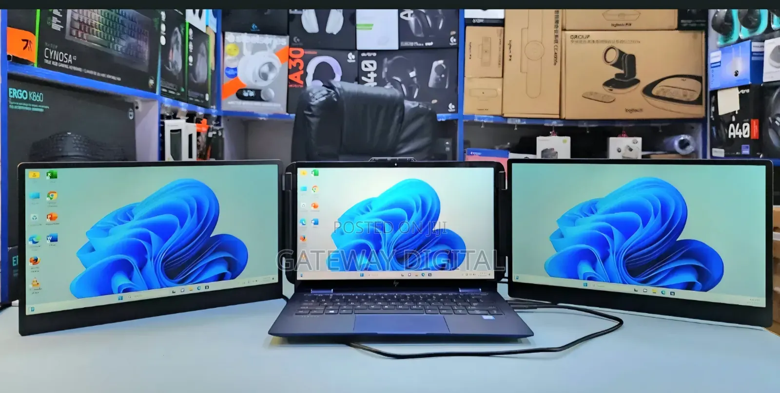 Laptomo P7 15.6'' Triple Screen Laptop Monitor Extender