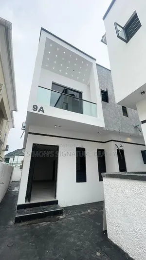 4bdrm Duplex in Chevron for sale