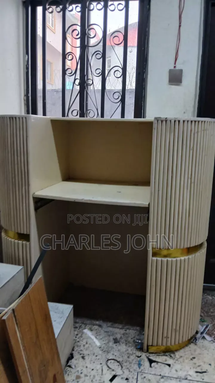 Cashier Desk