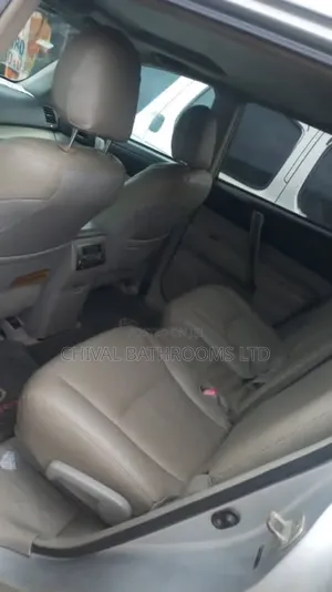 Toyota Highlander 2010 Silver