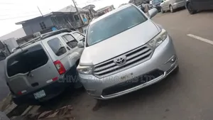 Toyota Highlander 2010 Silver