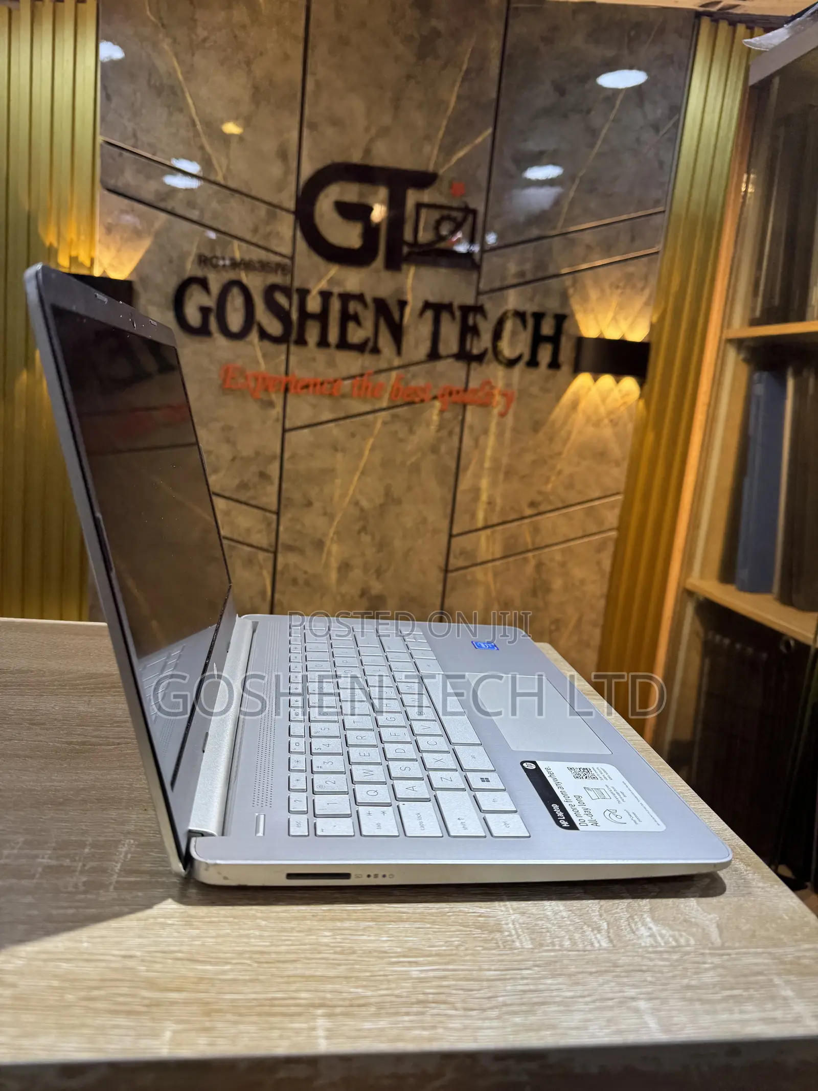 Laptop HP 14-dq1025cl 4GB Intel Celeron eMMC 128GB