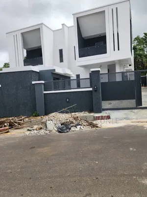 4bdrm Duplex in Adeyi Old Bodija for sale