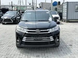 Toyota Highlander XLE 4x4 V6 (3.5L 6cyl 8A) 2018 Black