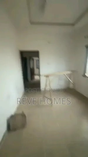Mini Flat in Onike for rent