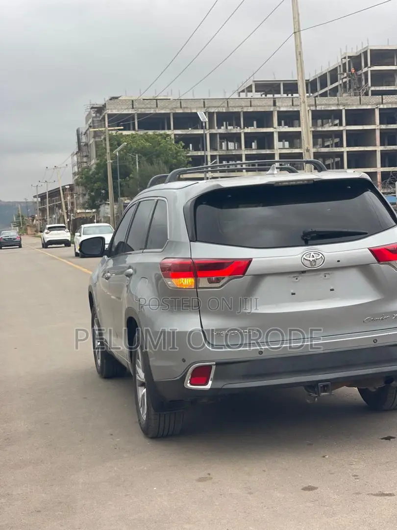 Toyota Highlander 2016 Silver