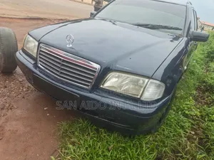Mercedes-Benz C200 2002 Blue