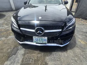 Mercedes-Benz C300 2016 Black