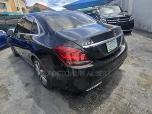 Mercedes-Benz C300 2016 Black
