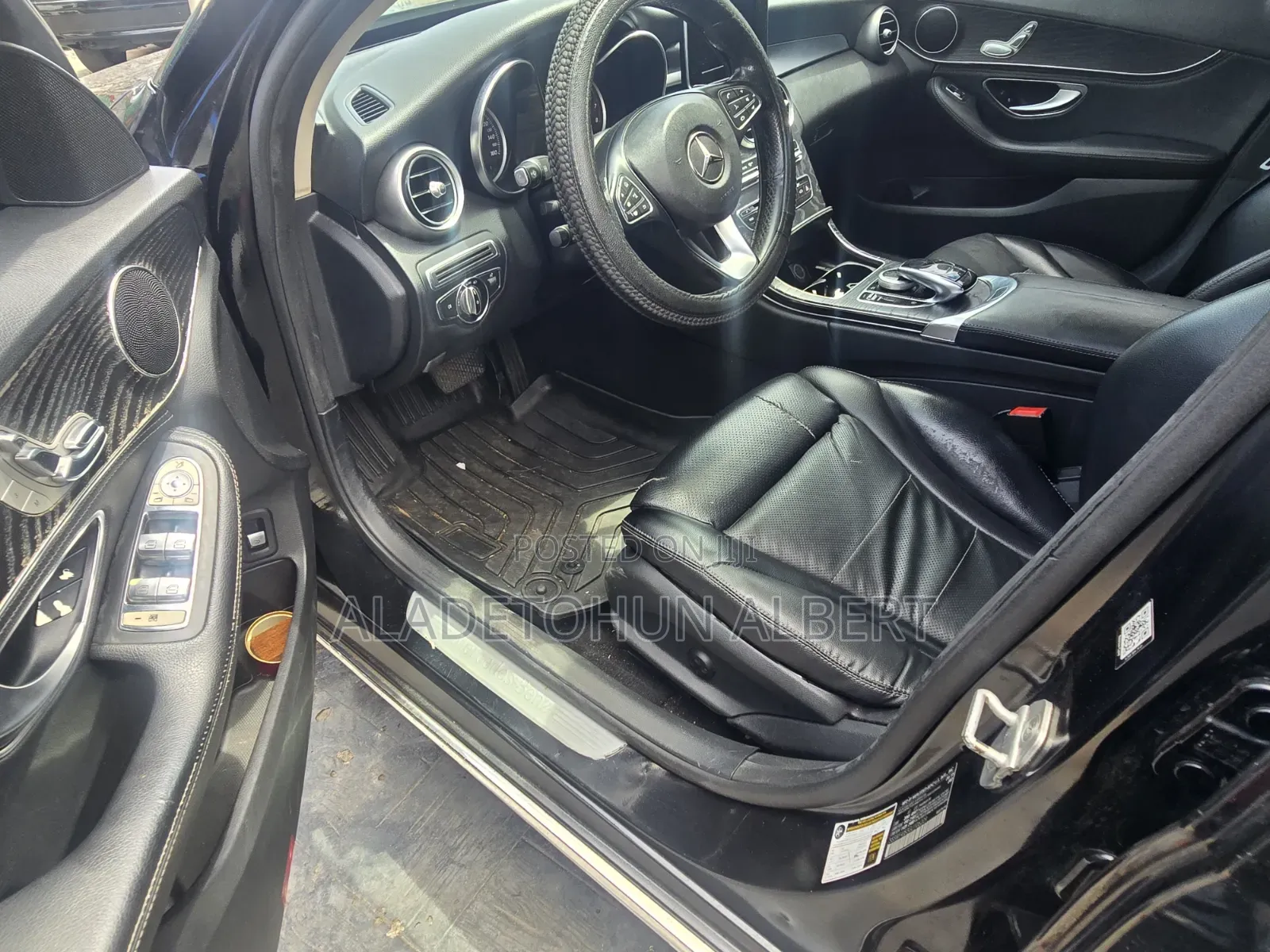 Mercedes-Benz C300 2016 Black
